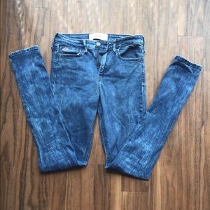 Hollister distressed blue jeans